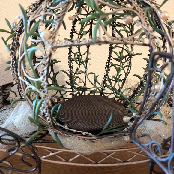 Metal Cinderella Fairytale Centerpiece - Picture 7 of 10